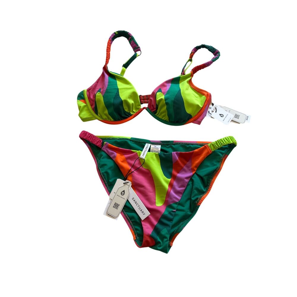NWT sanctuary two piece bathing suit. Top size DD bottom size XL.